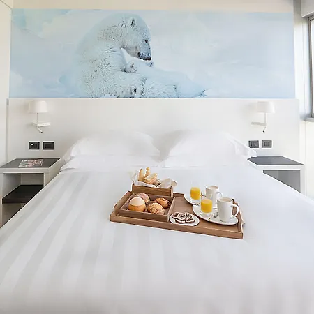 Hotell Life 4*
